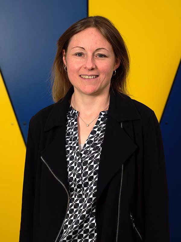 Portrait de Elalami Michel, responsable administration de Tennis Spora