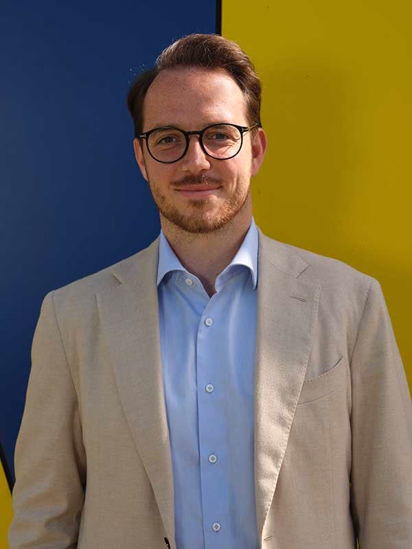 Portrait de Elalami Michel, responsable administration de Tennis Spora